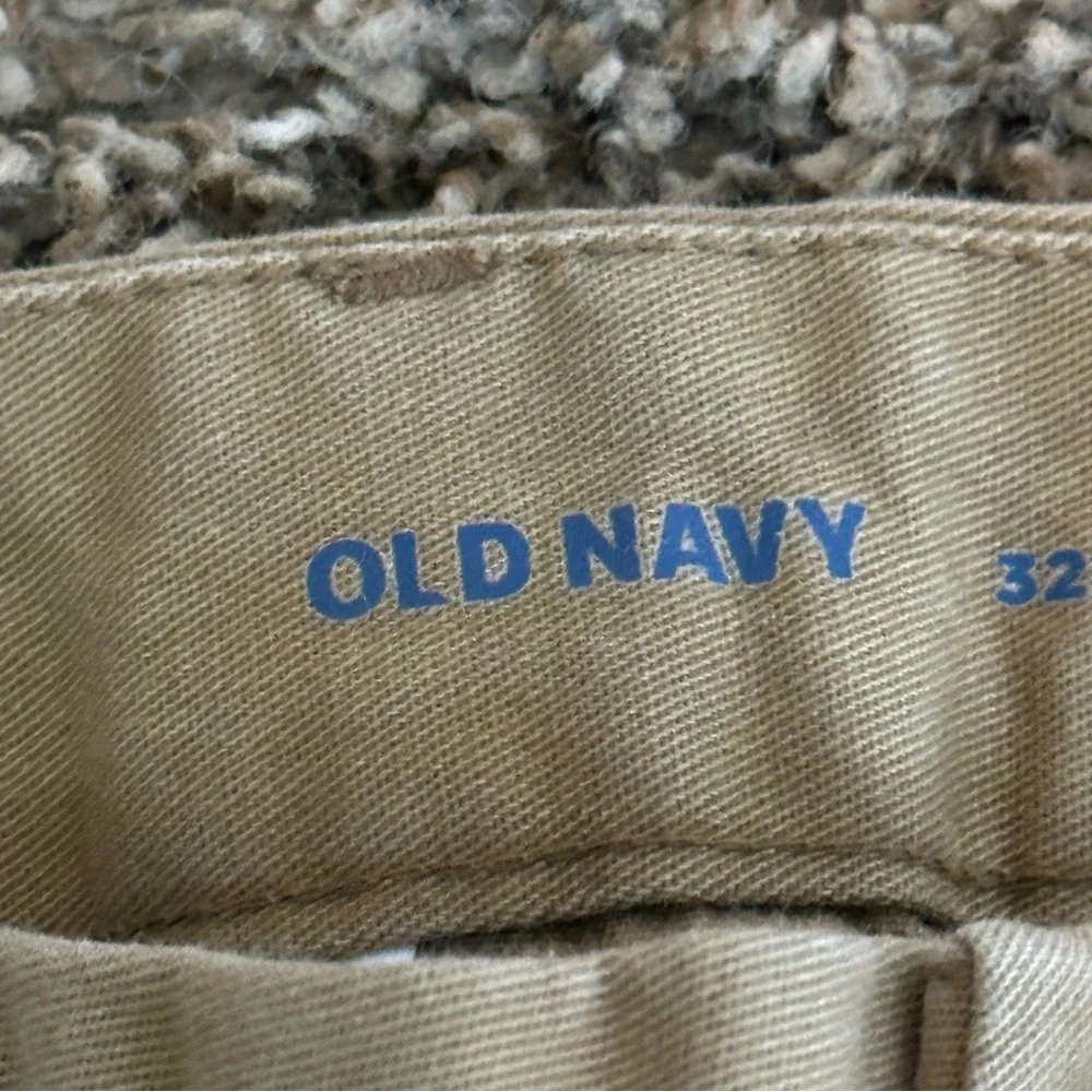 Old Navy men’s size 32/32 slim‎ fit built-in flex khakis